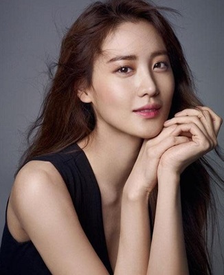 Claudia Kim